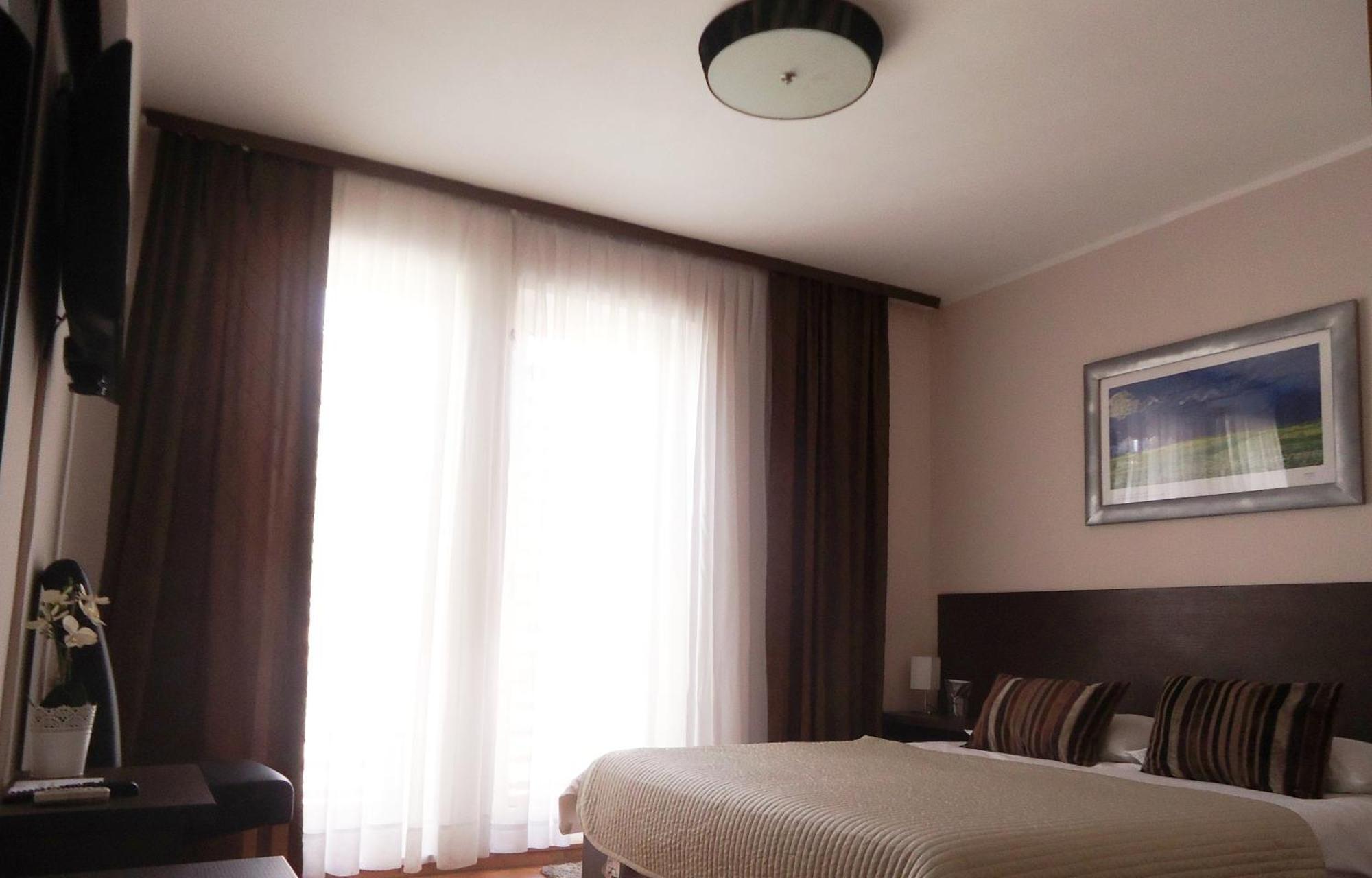 Divan 3*
